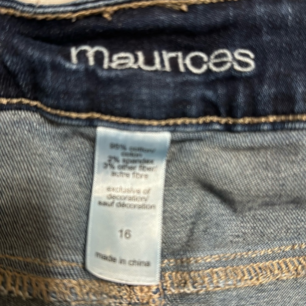 Maurice’s crops - Size 16